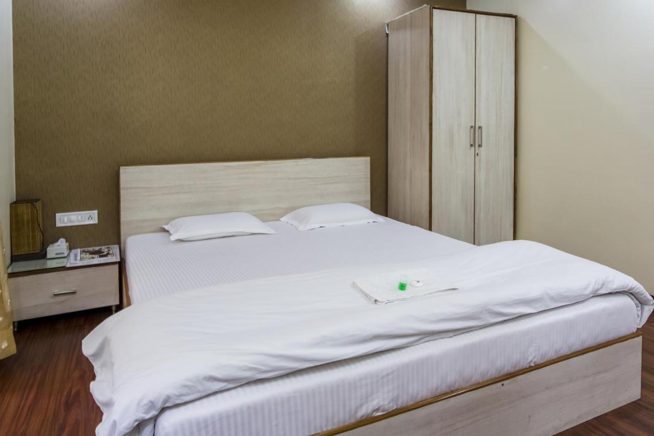 Apple Tree Apartments Koregaon Park Пуна Экстерьер фото