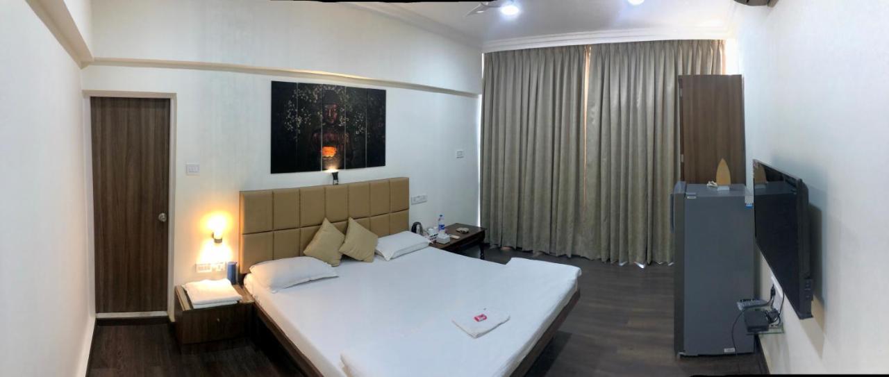 Apple Tree Apartments Koregaon Park Пуна Экстерьер фото