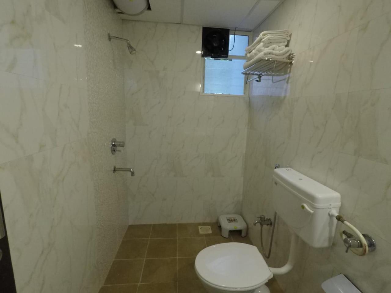 Apple Tree Apartments Koregaon Park Пуна Экстерьер фото