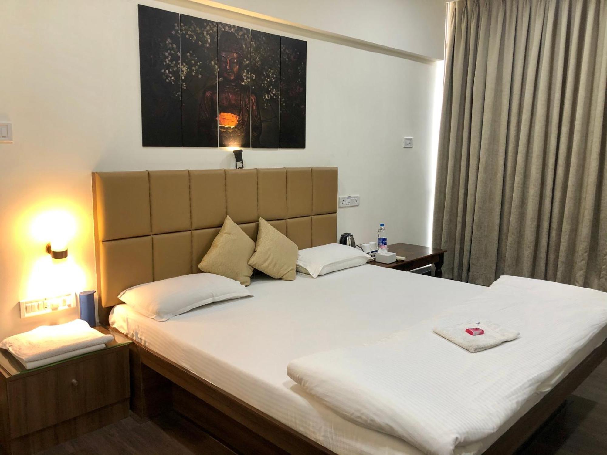 Apple Tree Apartments Koregaon Park Пуна Экстерьер фото
